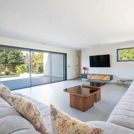 וילה Prestige Yourhosthelper