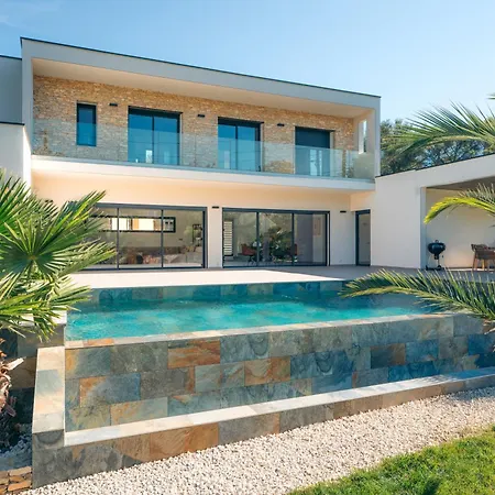 Prestige Yourhosthelper וילה