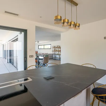 וילה Prestige Yourhosthelper *