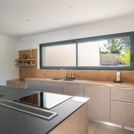 Prestige Yourhosthelper וילה