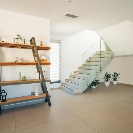 Prestige Yourhosthelper וילה