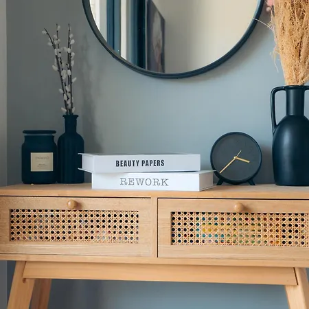 Prestige Yourhosthelper נים