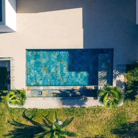 Prestige Yourhosthelper נים