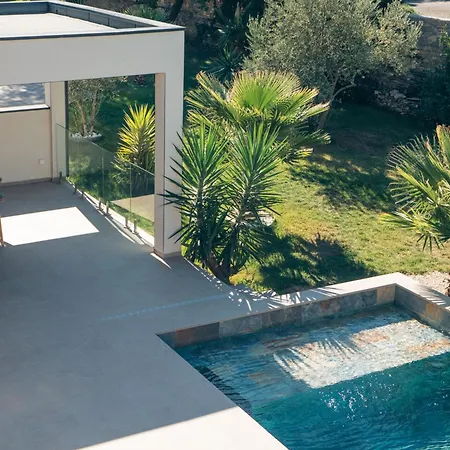 Prestige Yourhosthelper וילה נים