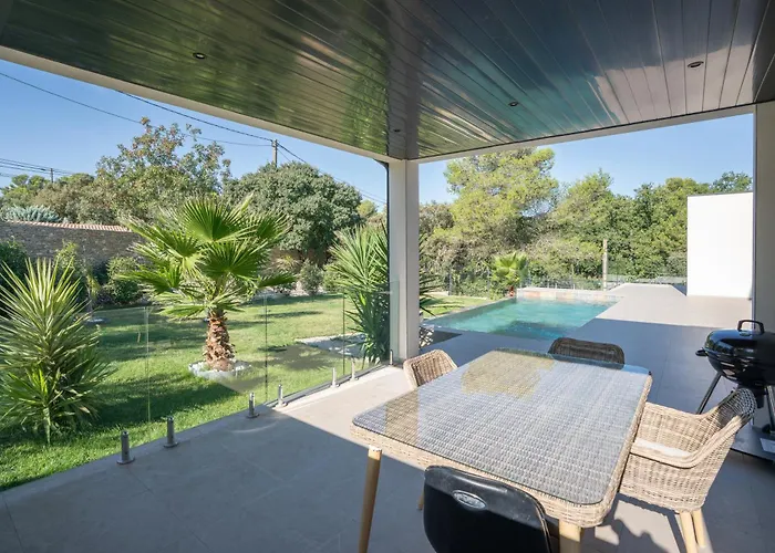 Prestige Yourhosthelper *