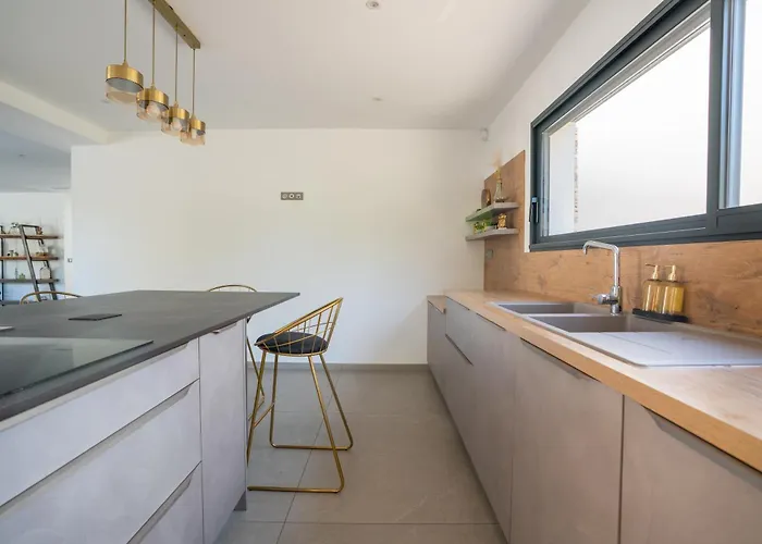 Prestige Yourhosthelper * Nîmes