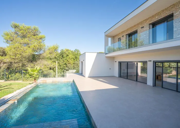 Prestige Yourhosthelper Villa *